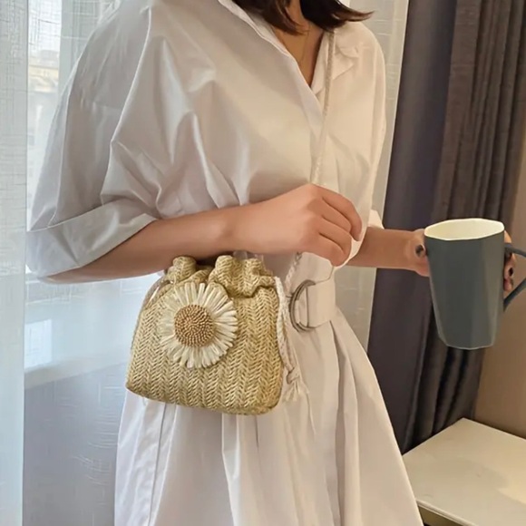 Boho Stylish And Convenient Woven Shoulder Bag With Flower Decoration Khaki - Picture 2 of 10